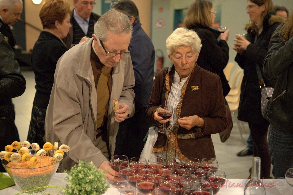 Yves Dubourdieu. Vin d'honneur pour l'honorariat de Simone Ferrer et Gérard Pointet, anciens Maires de Cénac, vendredi 3 avril 2015