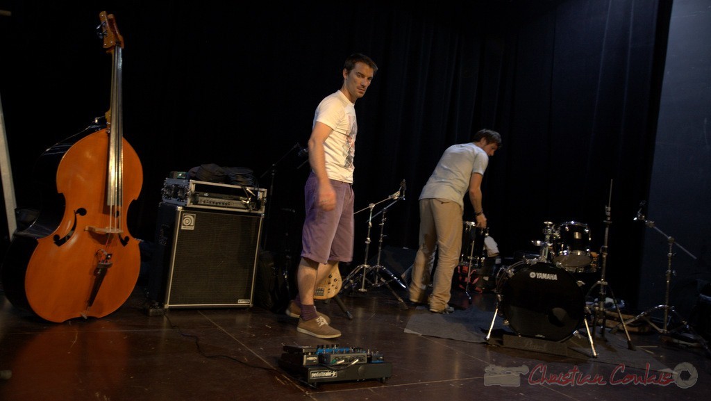 Rémi Bouyssière et Martin Wangermée avant les balances. Coulisses Festival JAZZ360, 12/06/2015