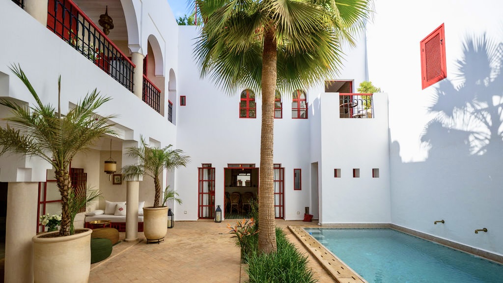Location Riad Marrakech avec 5 chambres pour 10 personnes à partir de 980€ la nuit · Piscine chauffée · Hammam · Personnel inclus