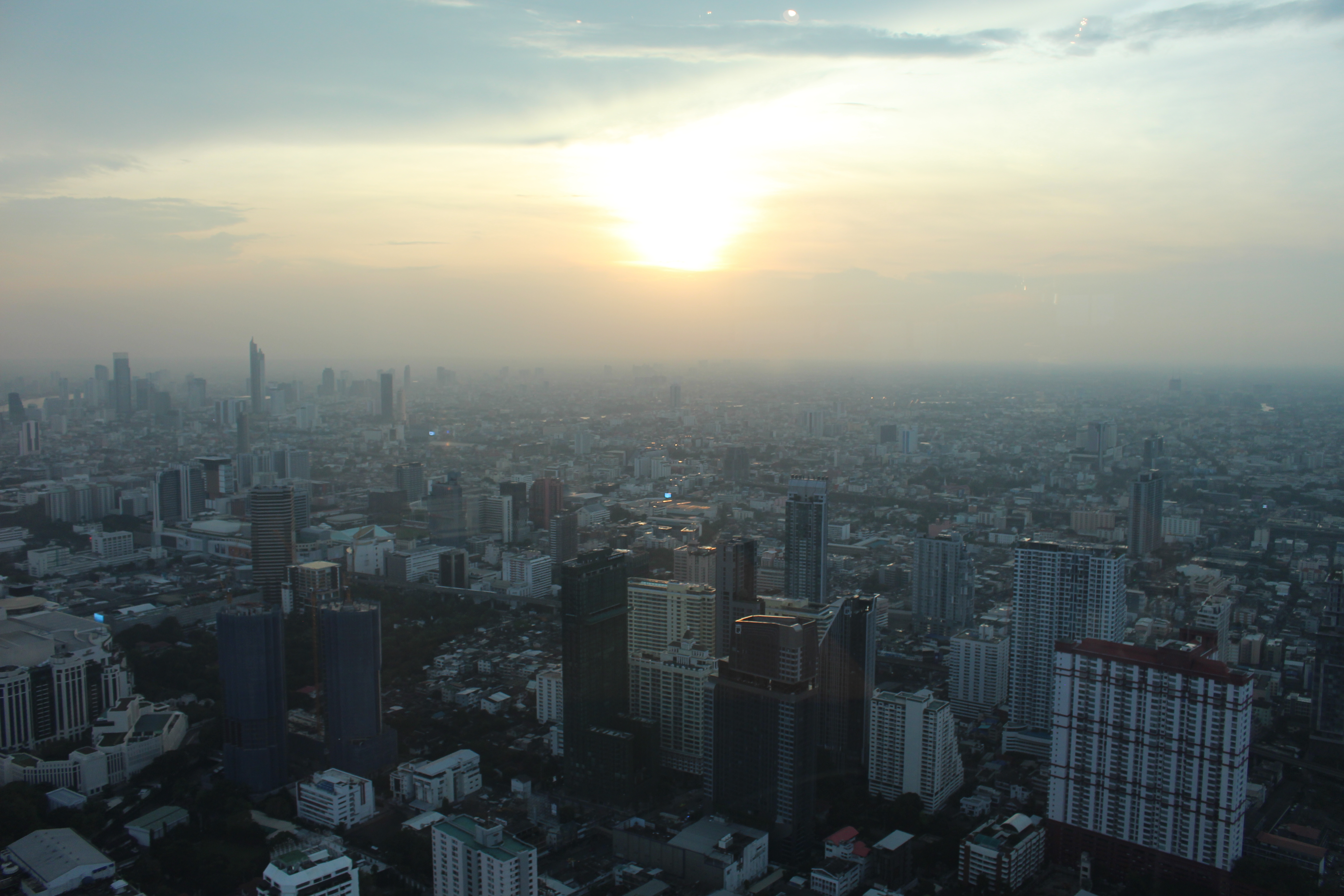 Vue sur Bangkok depuis la Baiyoke Tower II.