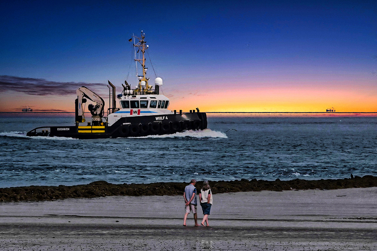 Gerhard Müller - Abendspaziergang an der Elbmündung bei Cuxhaven