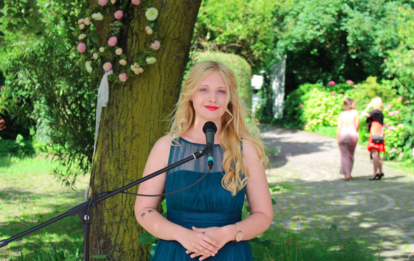 Freie Trauung PhilosophyLove Hochzeitsredner Hochzeitsblog Location Hochzeitslocation Düsseldorf NRW Flitterwochen Hochzeitstorten Hochzeitsmesse Hochzeitsdekoration Dekoration DIY Hochzeit