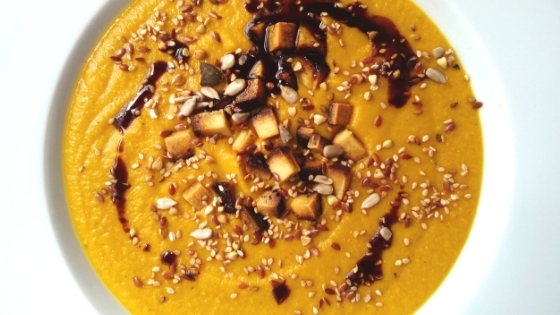 Teller Karottensuppe
