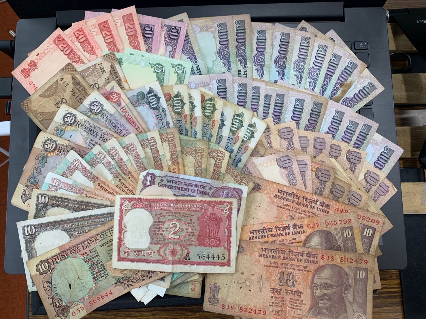 インドルピー旧紙幣両替
