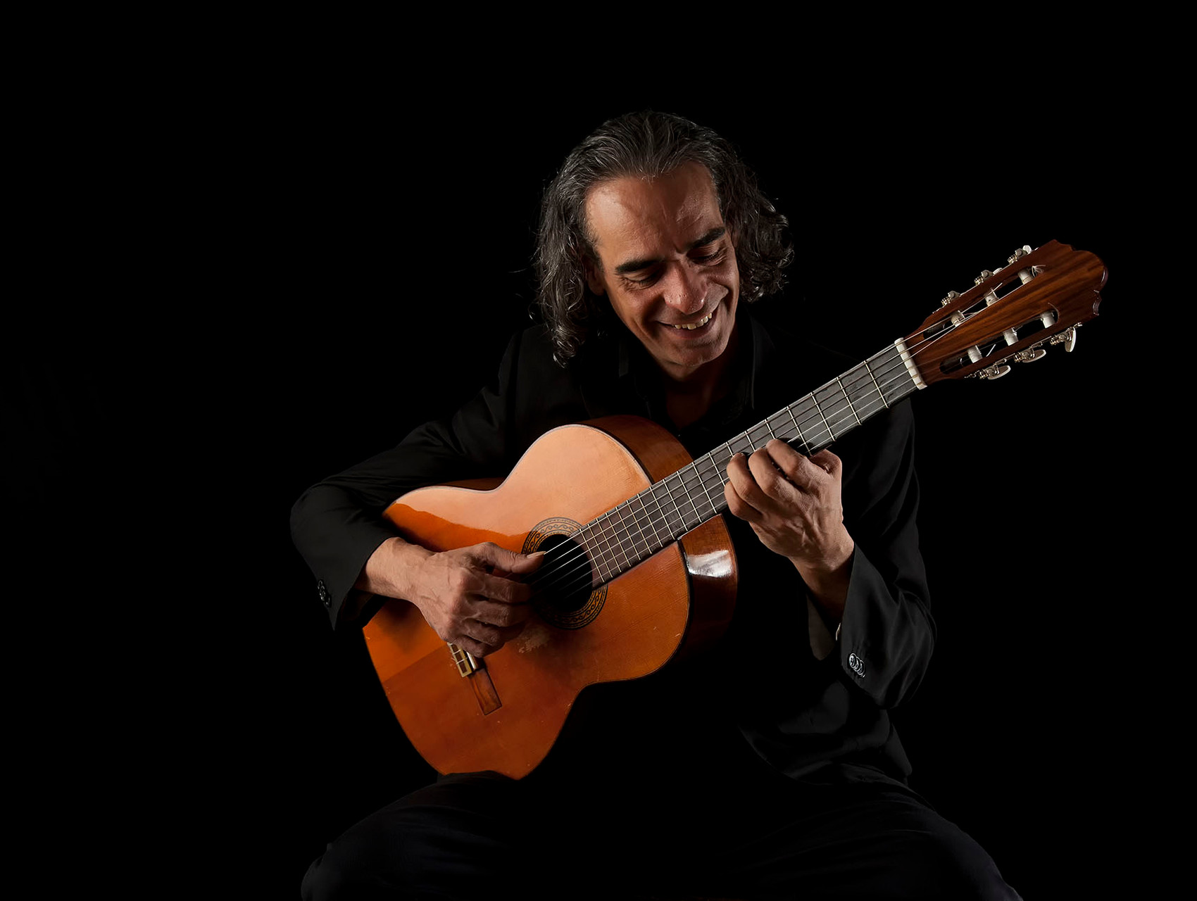 Gustavo Battaglia, guitarrista de tango. Gustavo Battaglia, tango guitar maestro.