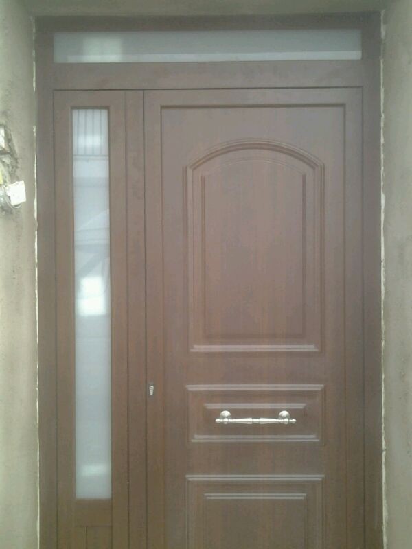 Puerta de calle aluminio Cristaleria Muñoz
