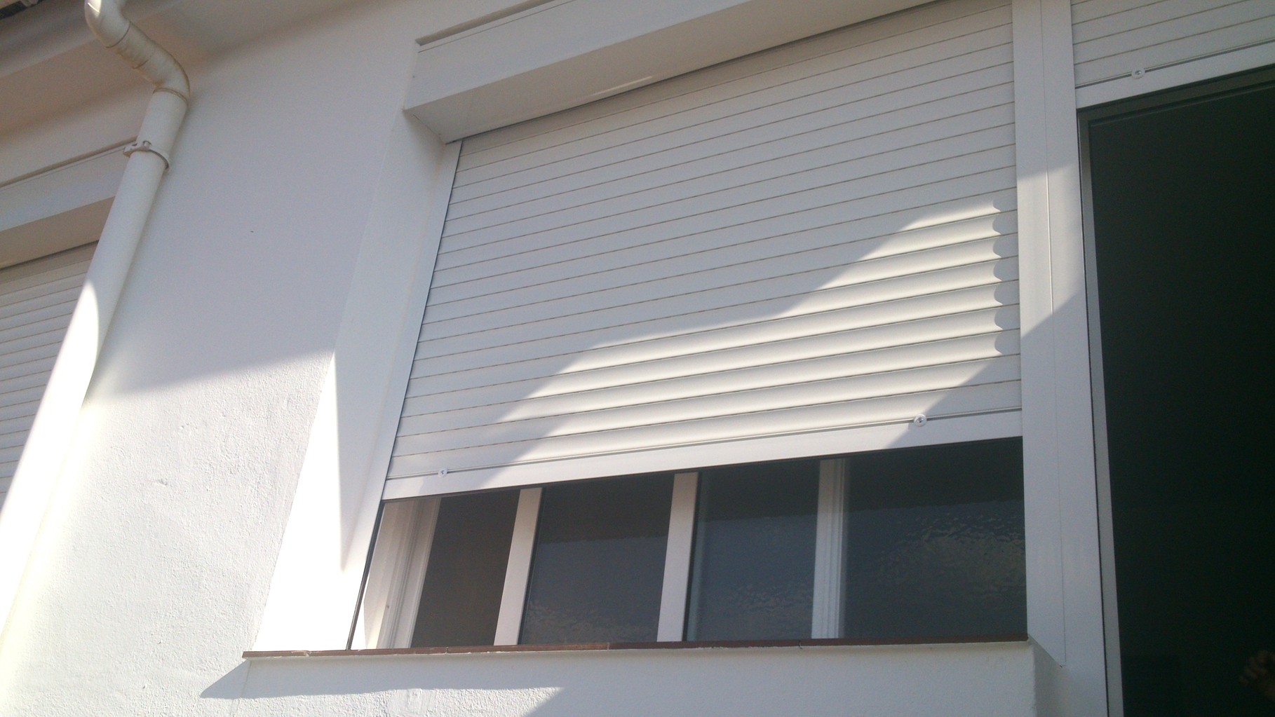 Persiana mini de aluminio sin obra Cristaleria Muñoz