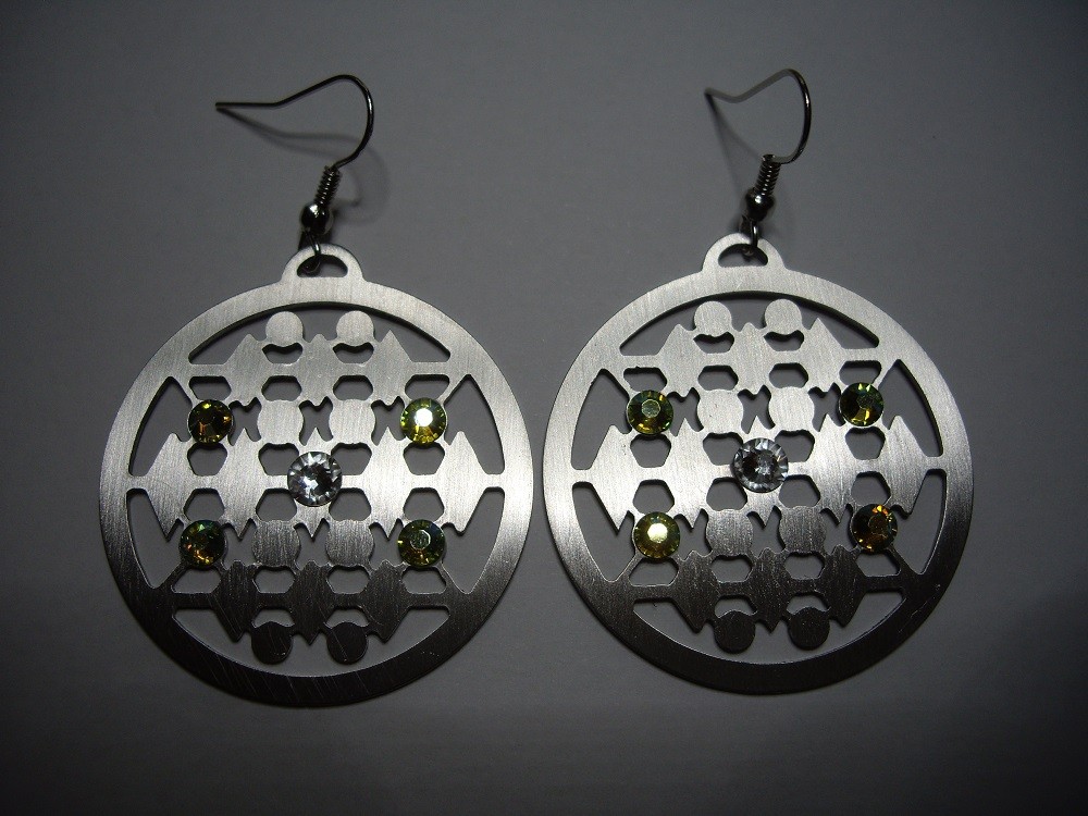 Ohrringe aus Edelstahl mit Swarovskisteinen