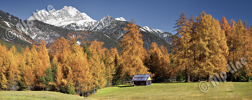 Mieminger Plateau im oberen Inntal gegen Mieminger Berge