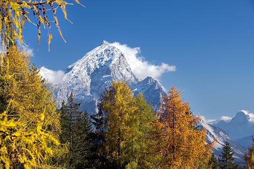 Italien, Südtirol, Dolomiten: Der Antelao bei Cortina d'Ampezzo, rechts der Monte Pelmo