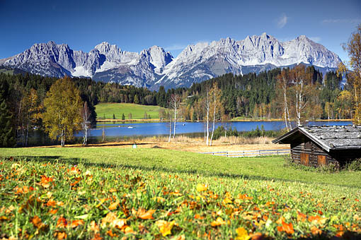 Schwarzsee bei Kitzbühel gegen Kaisergebirge, Tirol