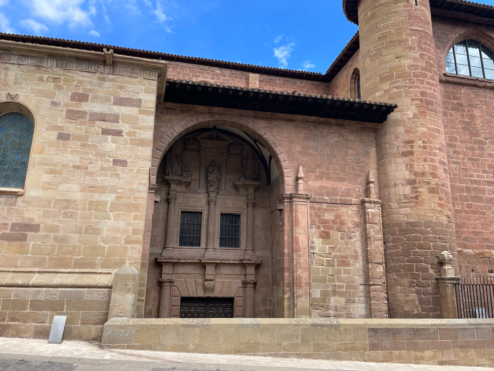 Tolles Portal vom Kloster in Najara
