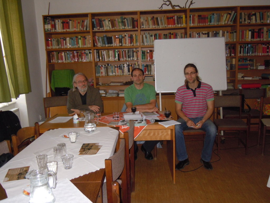 Přemysl Janýr. Niklas Perzi, Jaroslav Ostrčilík im Begegnungszentrum Brünn