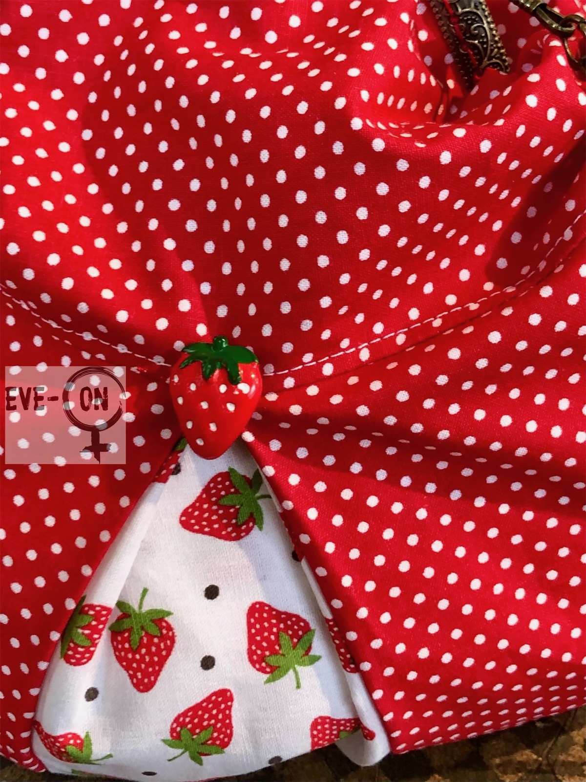 3005 Erdbeeren Tüpfli gross, CHF 55.00