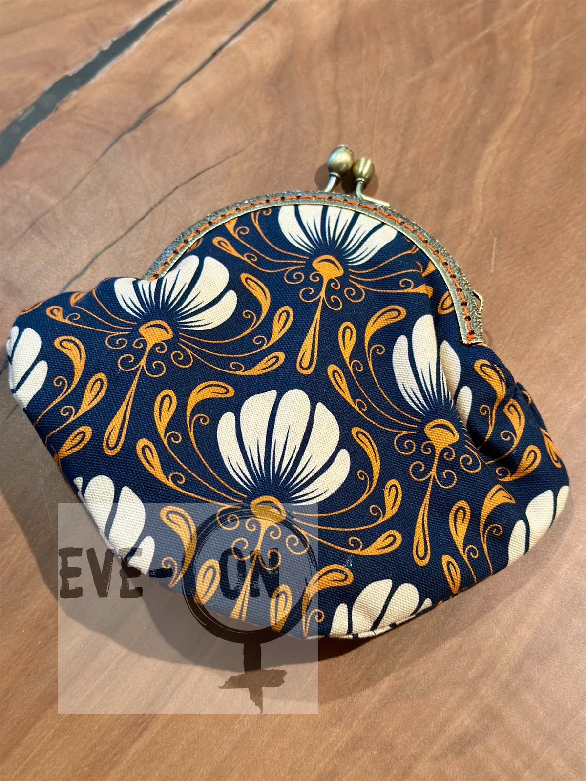 3213 Floral CHF 37.50