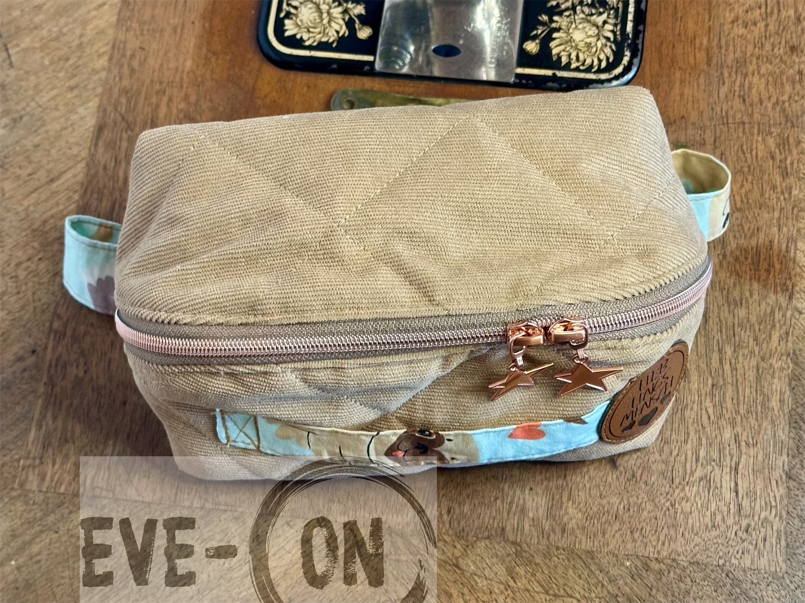 4112 beige Hunde
