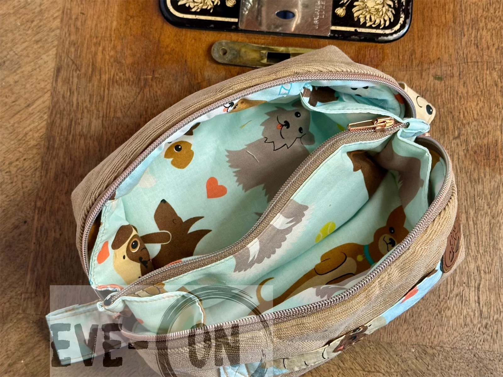 4112 beige Hunde