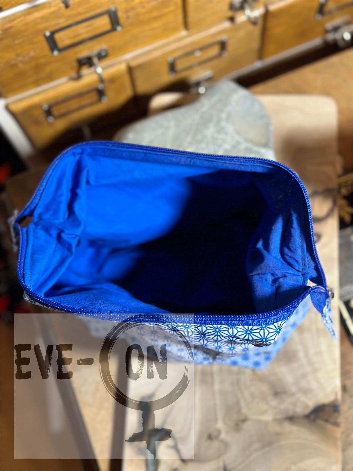 4076 royalblaue Sterne mit grosser Öffnung verkauft