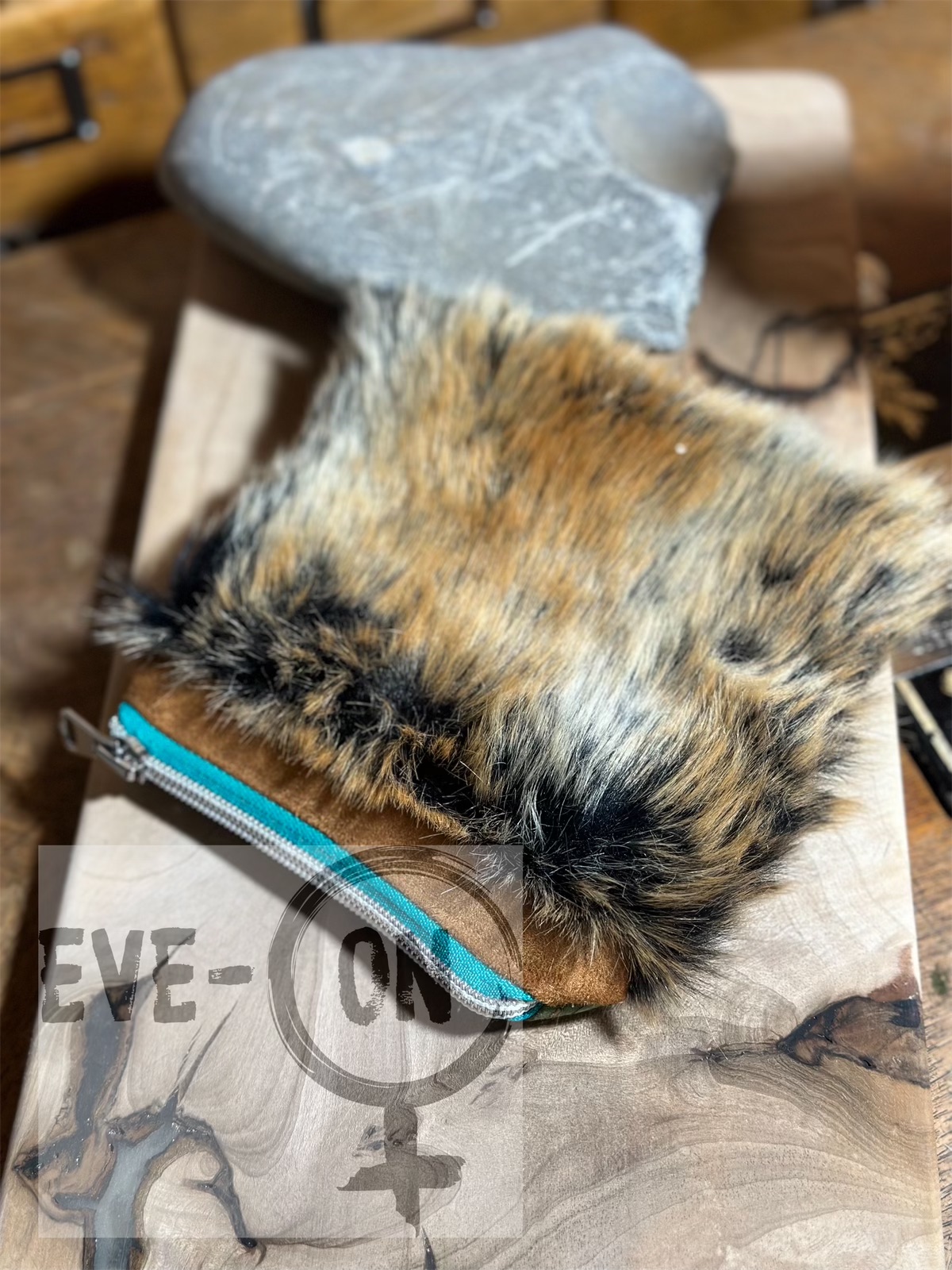 4060 Wolf CHF 35.00