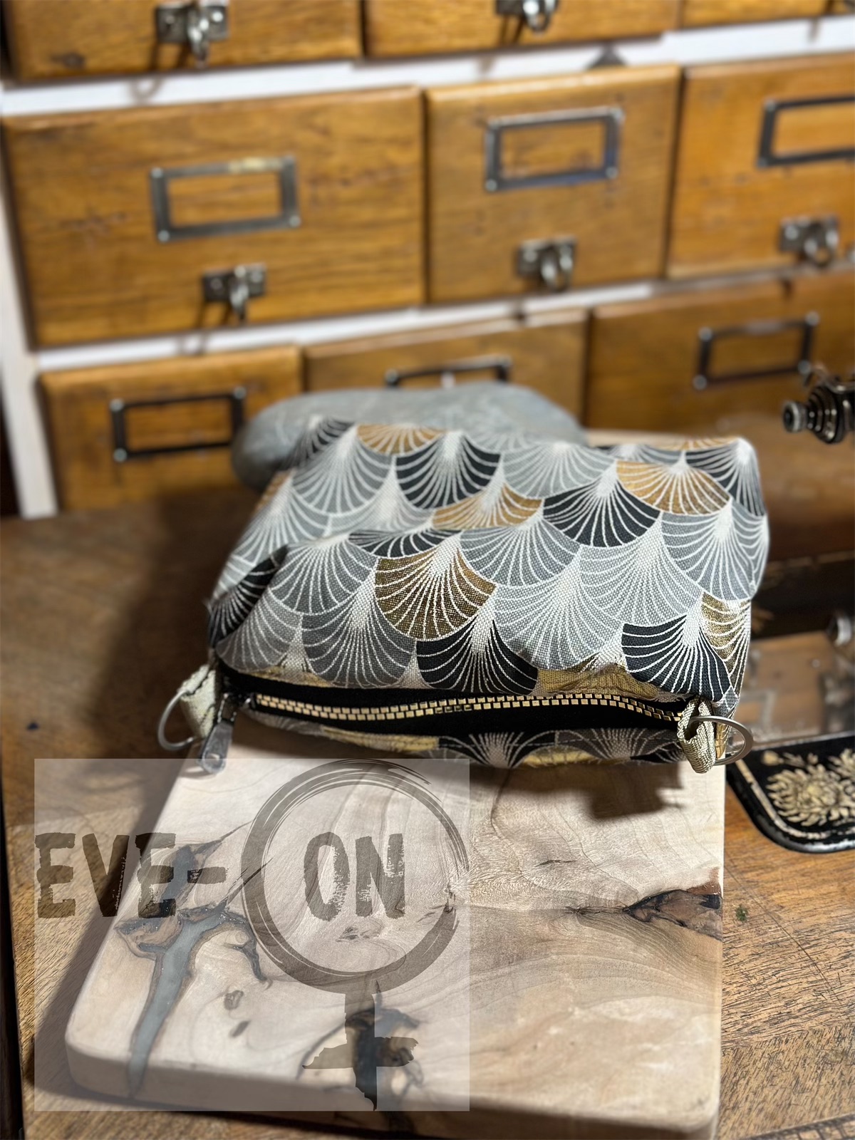 4080 Linenlook Fächer mit gold CHF 40.00