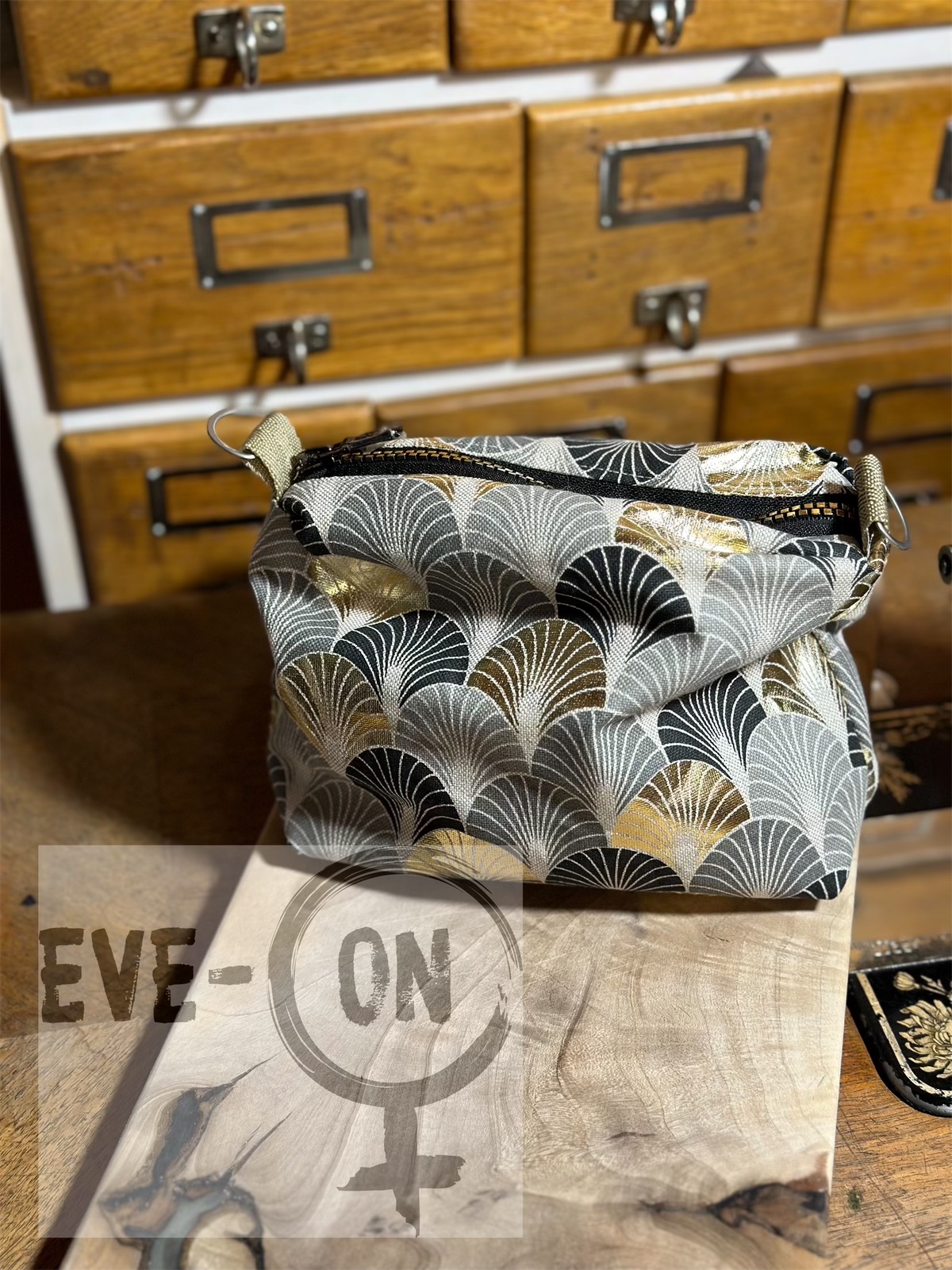 4080 Linenlook Fächer mit gold CHF 40.00