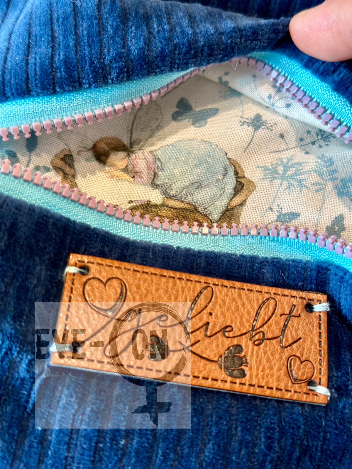 4105 blau Fee