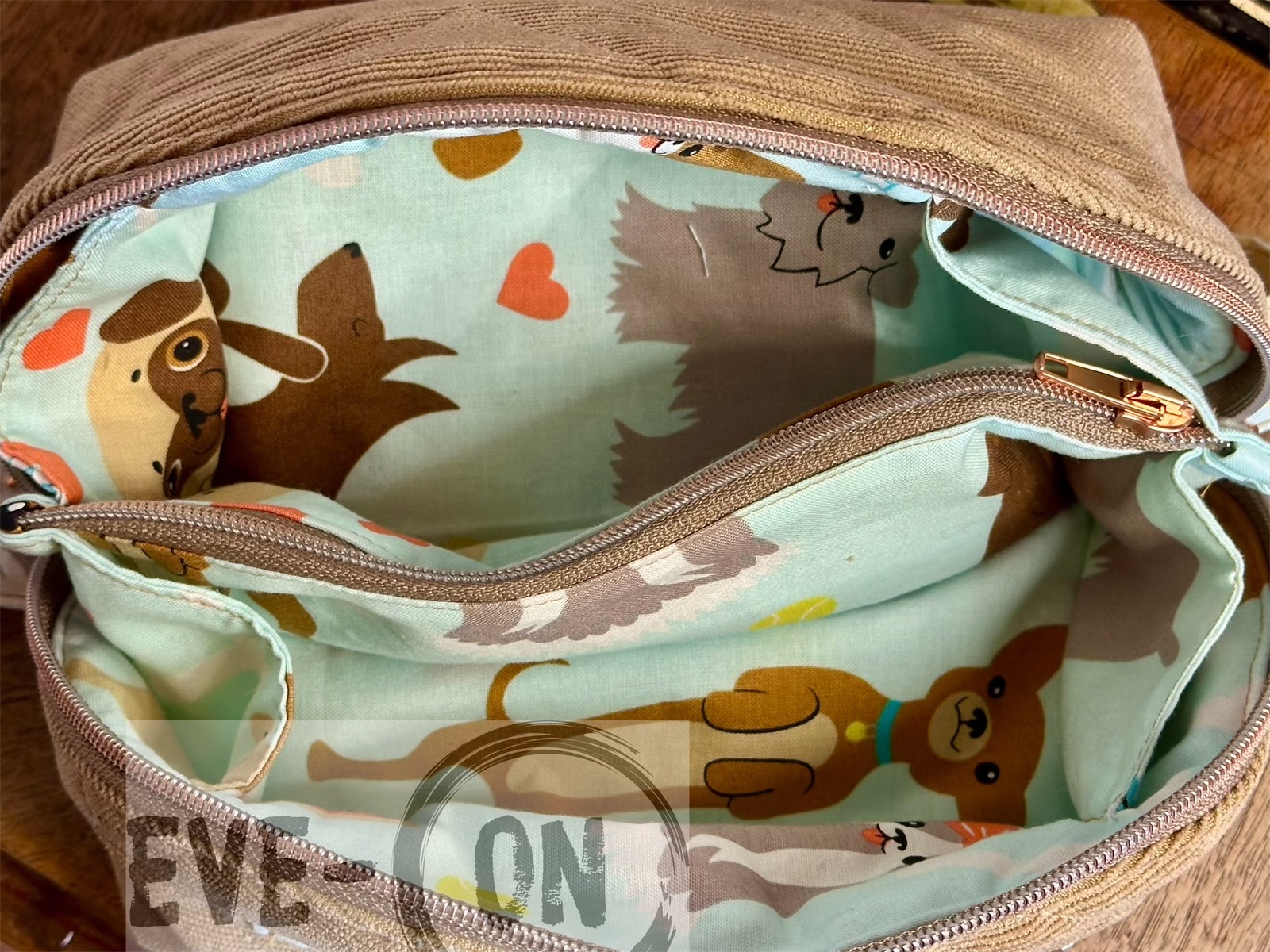 4112 beige Hunde