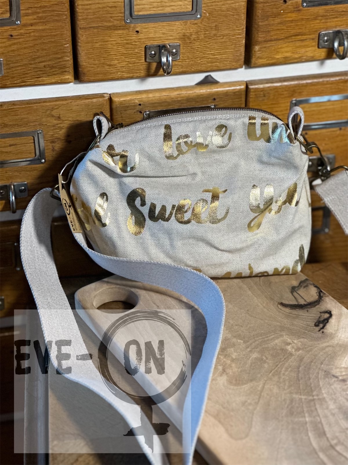 5038 Linenlook mit Goldschrift CHF 55.00