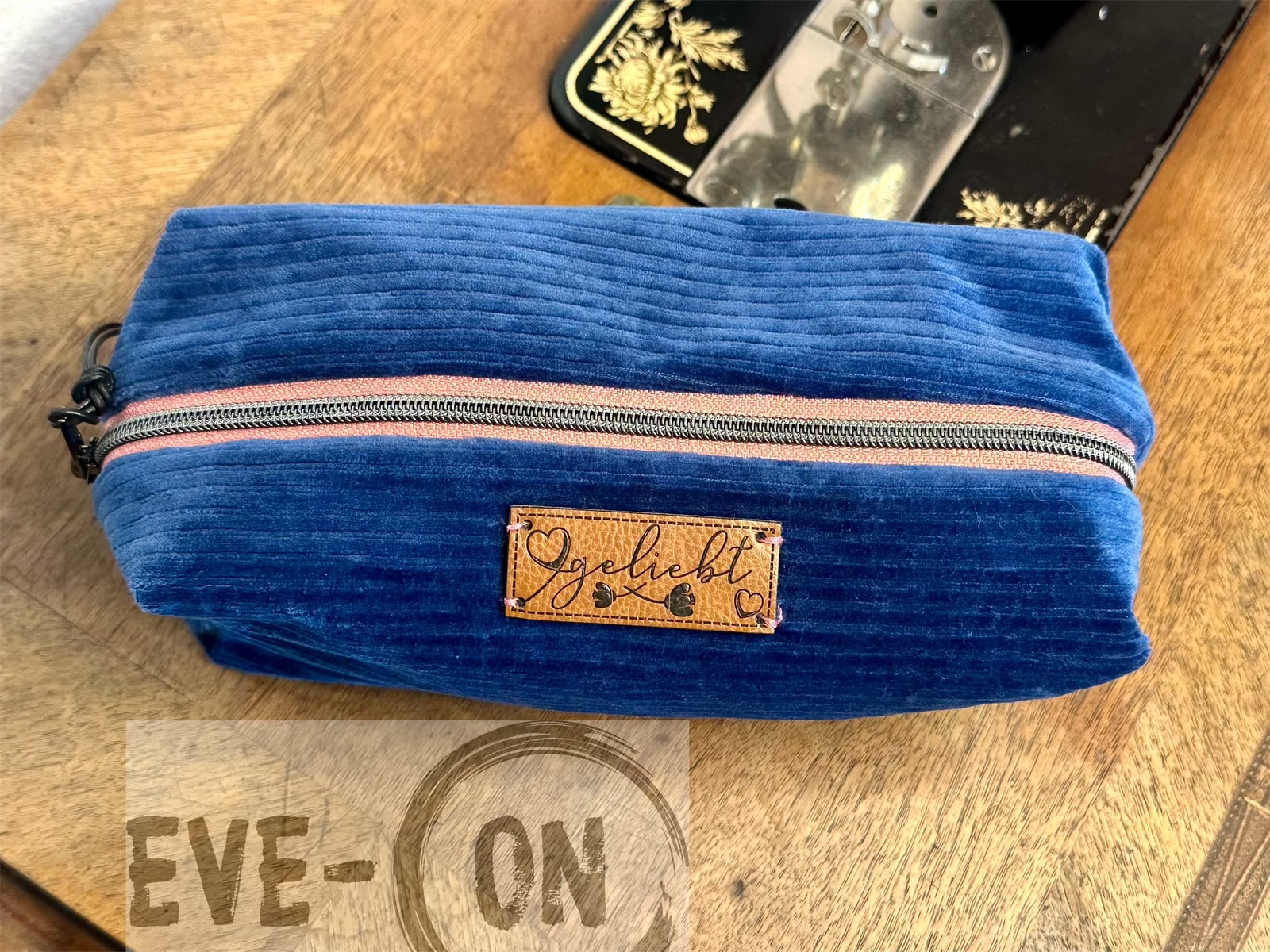 4121 blau Federn