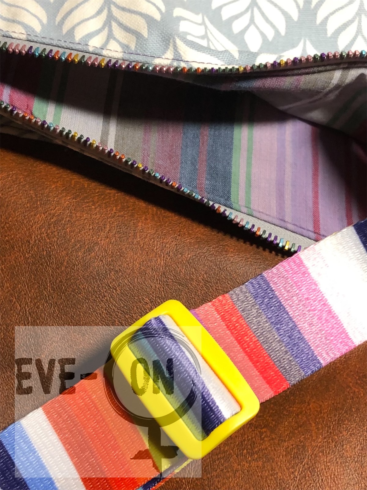 5031 Blätter Bunt Echtlederboden CHF 135.00