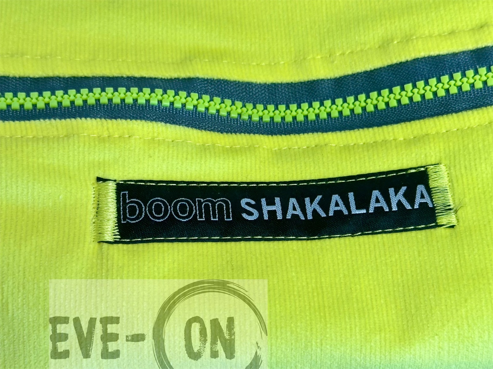 verkauft. 4116 leuchtgelb, Boomshakalaka, 30x12x8cm