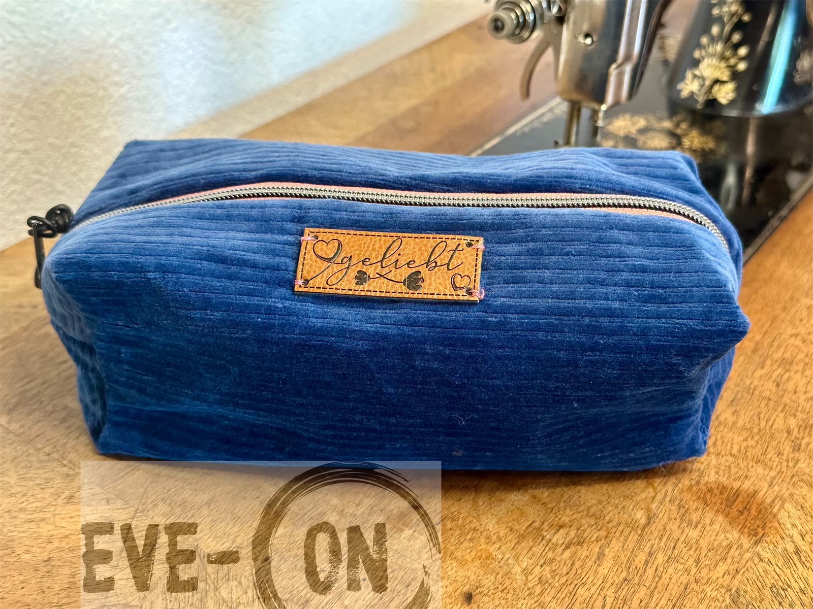 4121 blau Federn