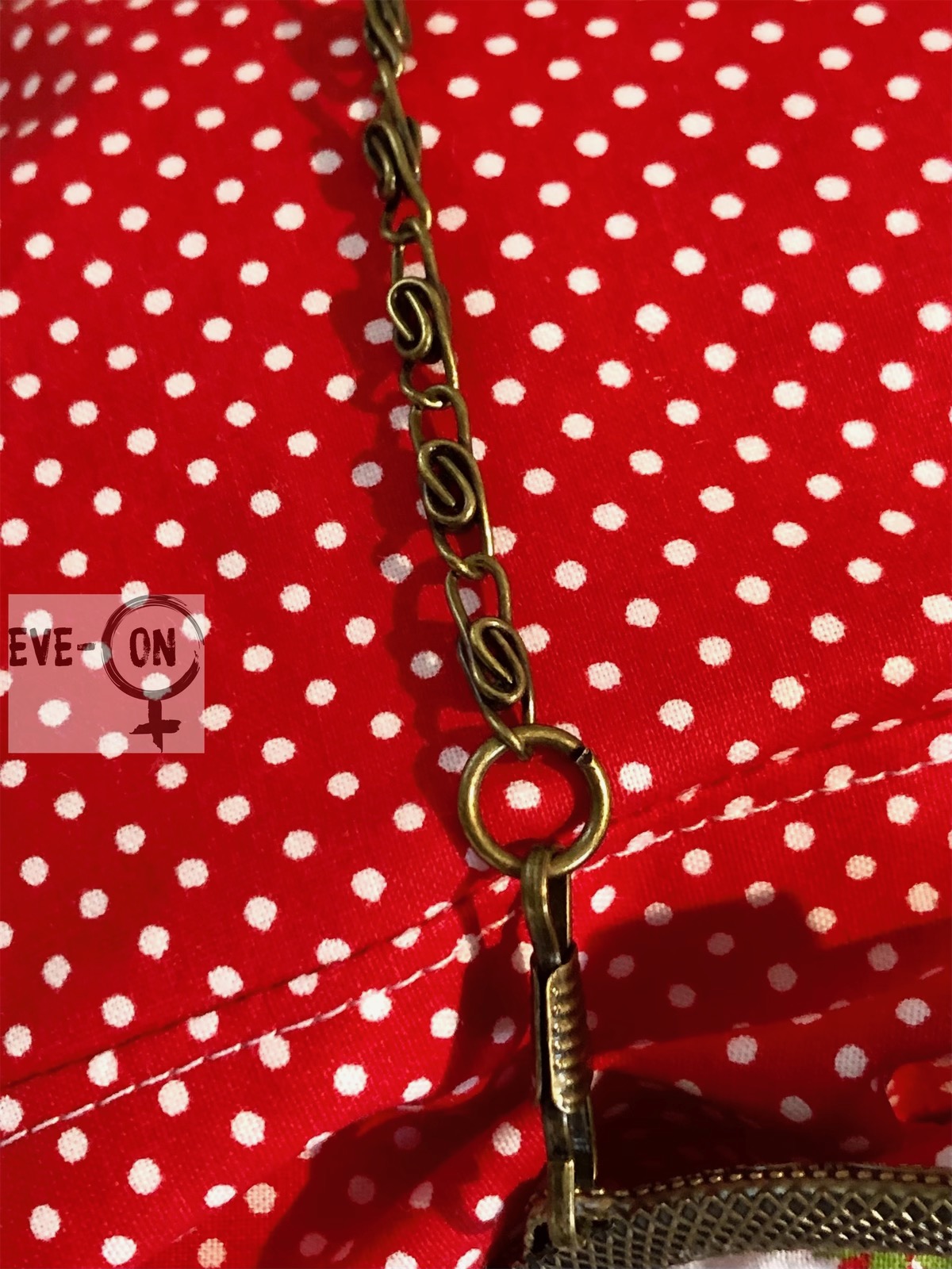 3005 Erdbeeren Tüpfli gross, CHF 55.00