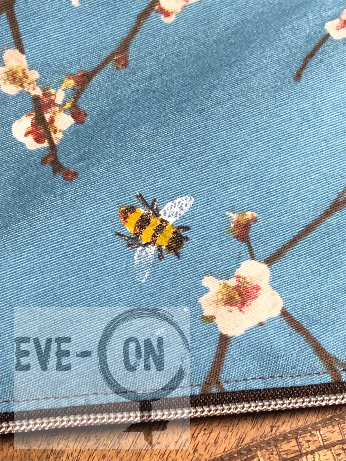 5033 Kirschzweige und Bienen, CHF 85.00