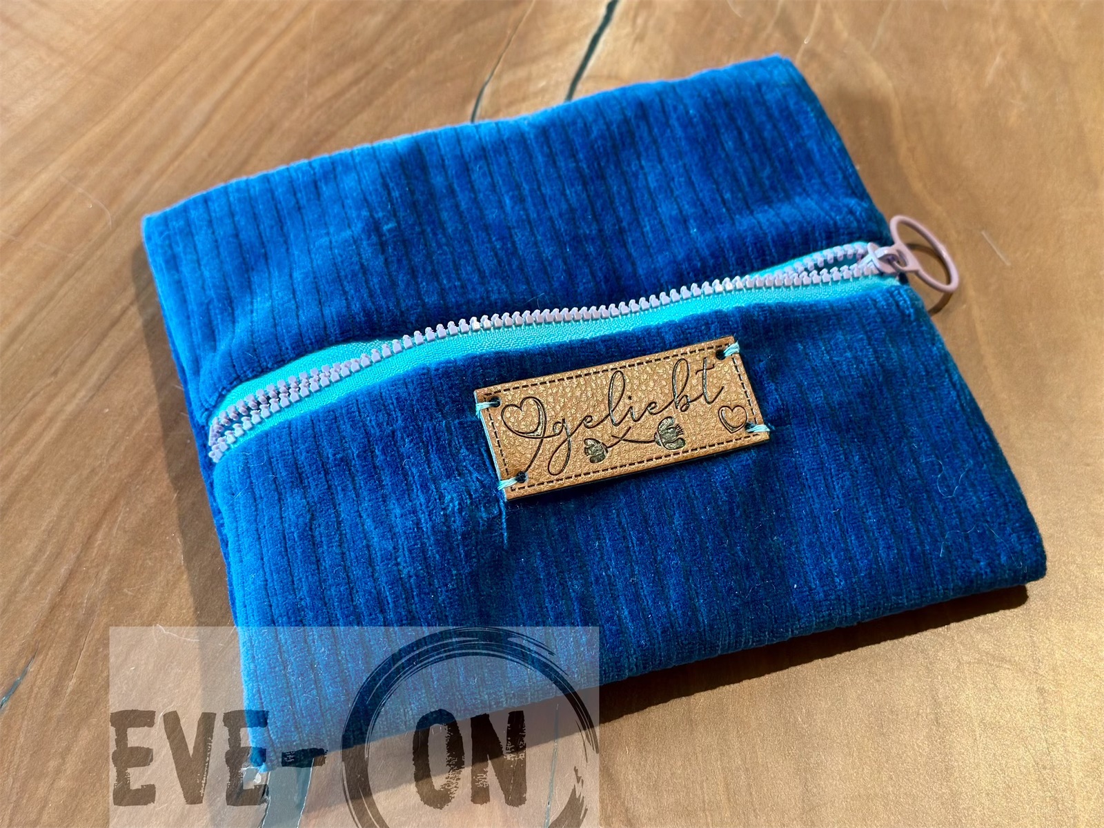 4105 blau Fee