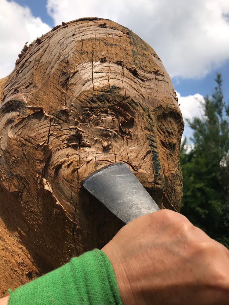 Gesicht Rockenbacher Bötin als Bienenhaus