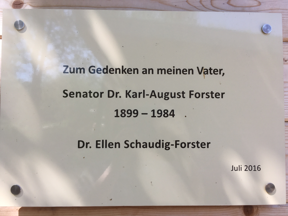 Schild am Bienenhaus, im Museum für Gartenkultur