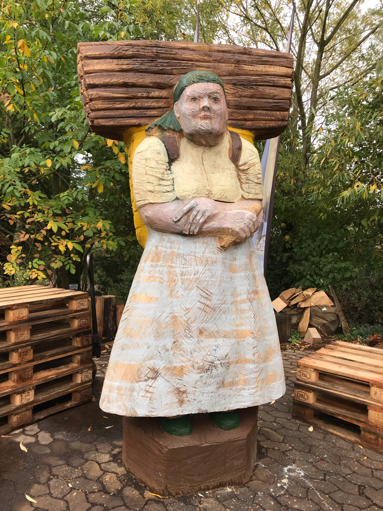 Bienenstock Holzsammlerin