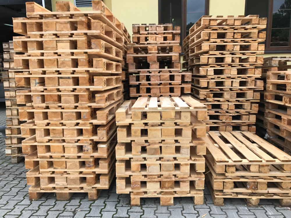 Paletten der Firma Bartnik