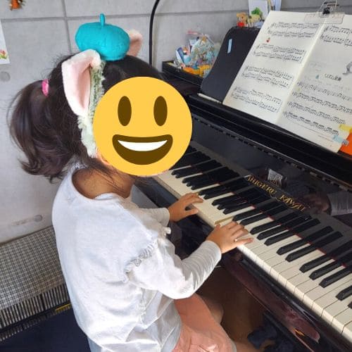 くわはらピアノ教室 ハロウィンで仮装して演奏する小学3年生