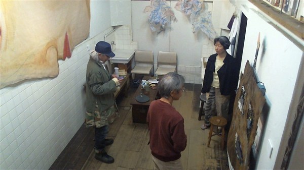 5/5（月）19時前、絵本作家 岡田よしたか先生が来展中