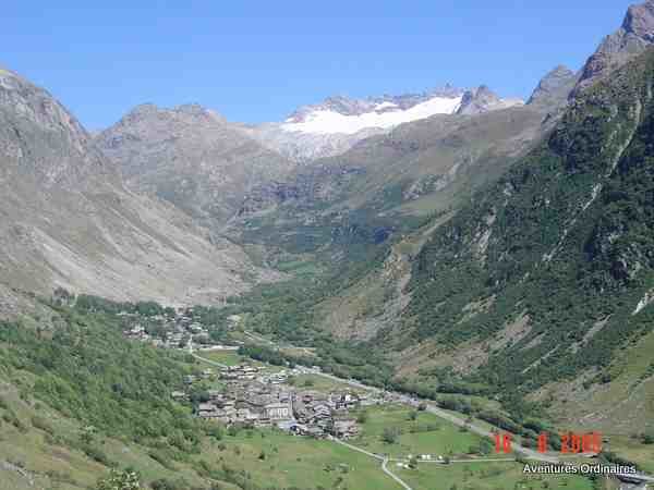 Bonneval-sur-Arc depuis les pentes de l'Iseran (2764m) - Savoie