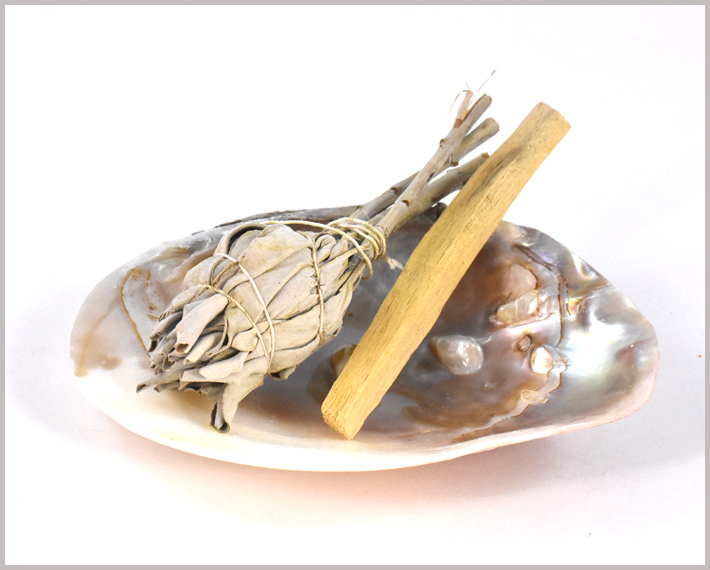 Räucherwerk Starter Kid weißer Salbei, Palo Santo  & ein eine Perlmutt-Muschelschale mit Perlen 