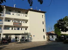 Frontansicht von Elodie Serviced Apartments im Osten von München 