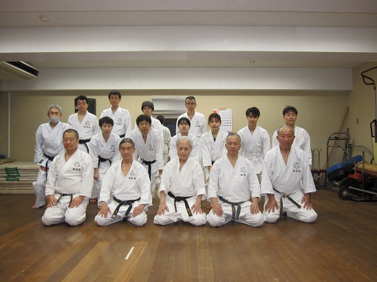 館長　指導副部長　中央大学空手部と合同稽古開催