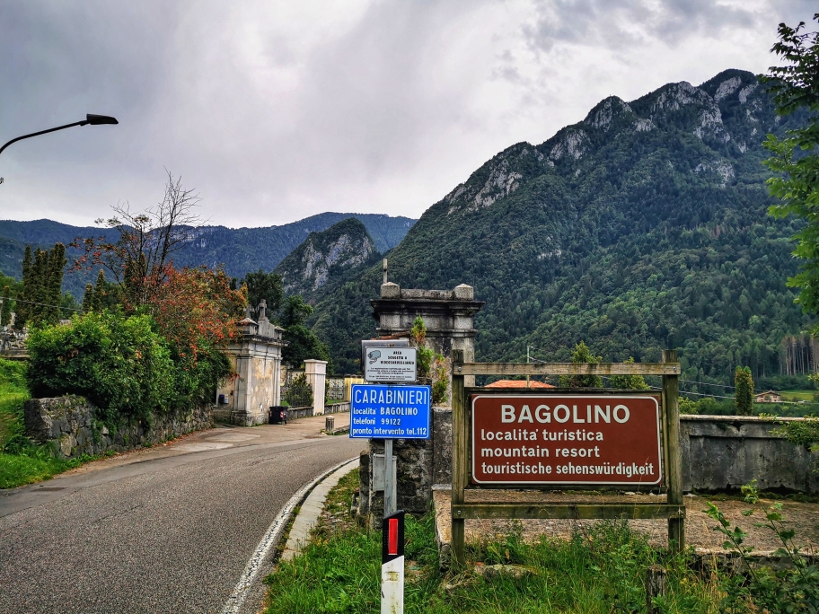 Am Ortseingang von Bagolino