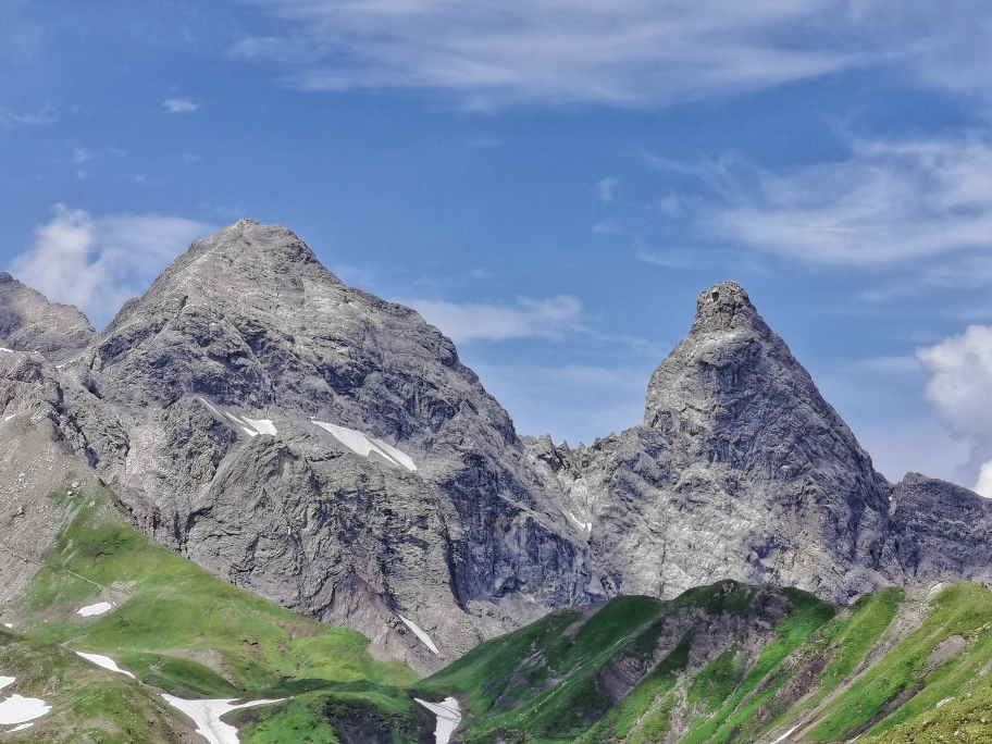 Mädelegabel (links) und die lachende Trettachspitze (rechts) 😄