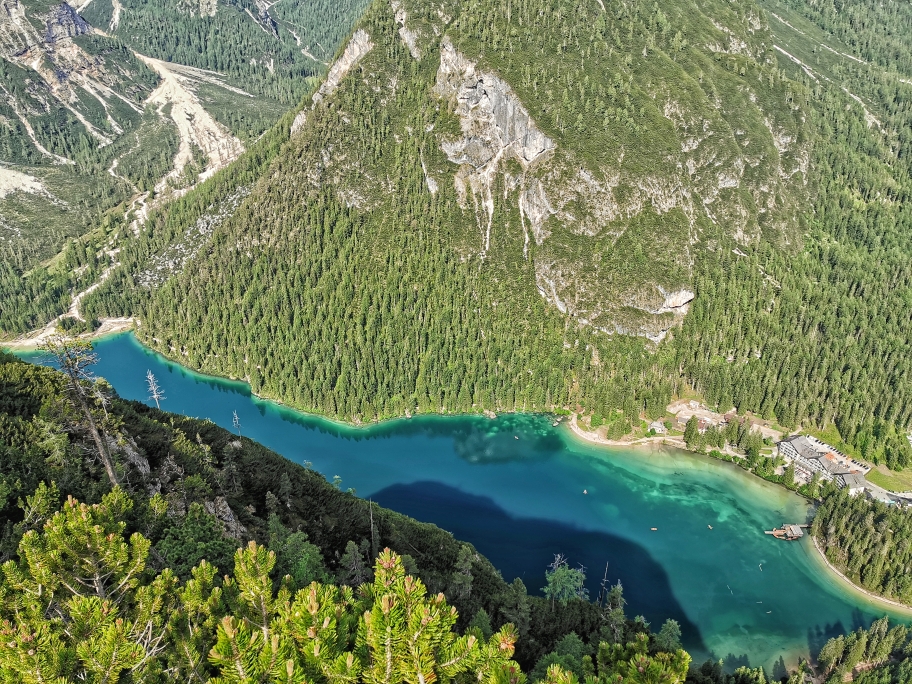 500 Höhenmeter unter uns liegt der Pragser Wildsee
