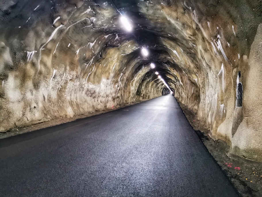 Im Rosi Mittermaier Tunnel 