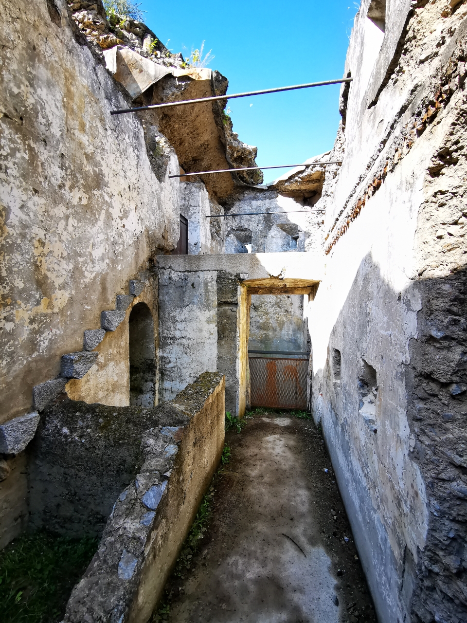 Blick in die verfallenen Festung